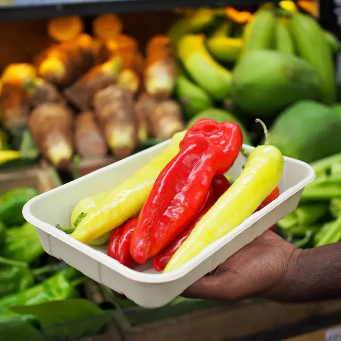 b-tray-1kg-capsicums_1-web-res.webp